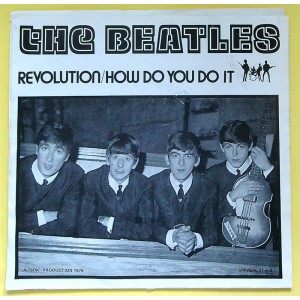 BEATLES Revolution / How Do You Do It (SFF/SOK Productions – SFF/SOK 21) USA 1976 Red Vinyl 45 with PS 